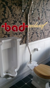 Imperial-bathrooms,( pissoir) klassiek sanitair uit Engeland, victoriaans, art-deco en jugendstile. Klassieke baden op pootjes, of vrijstaande klassieke baden met gietijzeren of koperen ommanteling. Klassiek urinoir , ook mooi in het gastentoilet van stijlvolle kantoren. Particulier , project en B2B, alles te regelen bij badkamerarchitect Badexclusief te Groningen, Nederland.