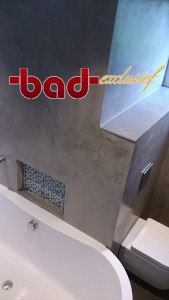 Tips-badexclusief. Betonciré, solid surface en rvs-kranen.badkamerontwerp van badexclusief-groningen, in natuurlijke materialen, ecologisch verantwoord. beton ciree, rvs-kranen van ritmonio, maatwerk badmeubel in massief eik en solid surface, plameco spanplafond met ledverlichting en glasmozaiek van original style.