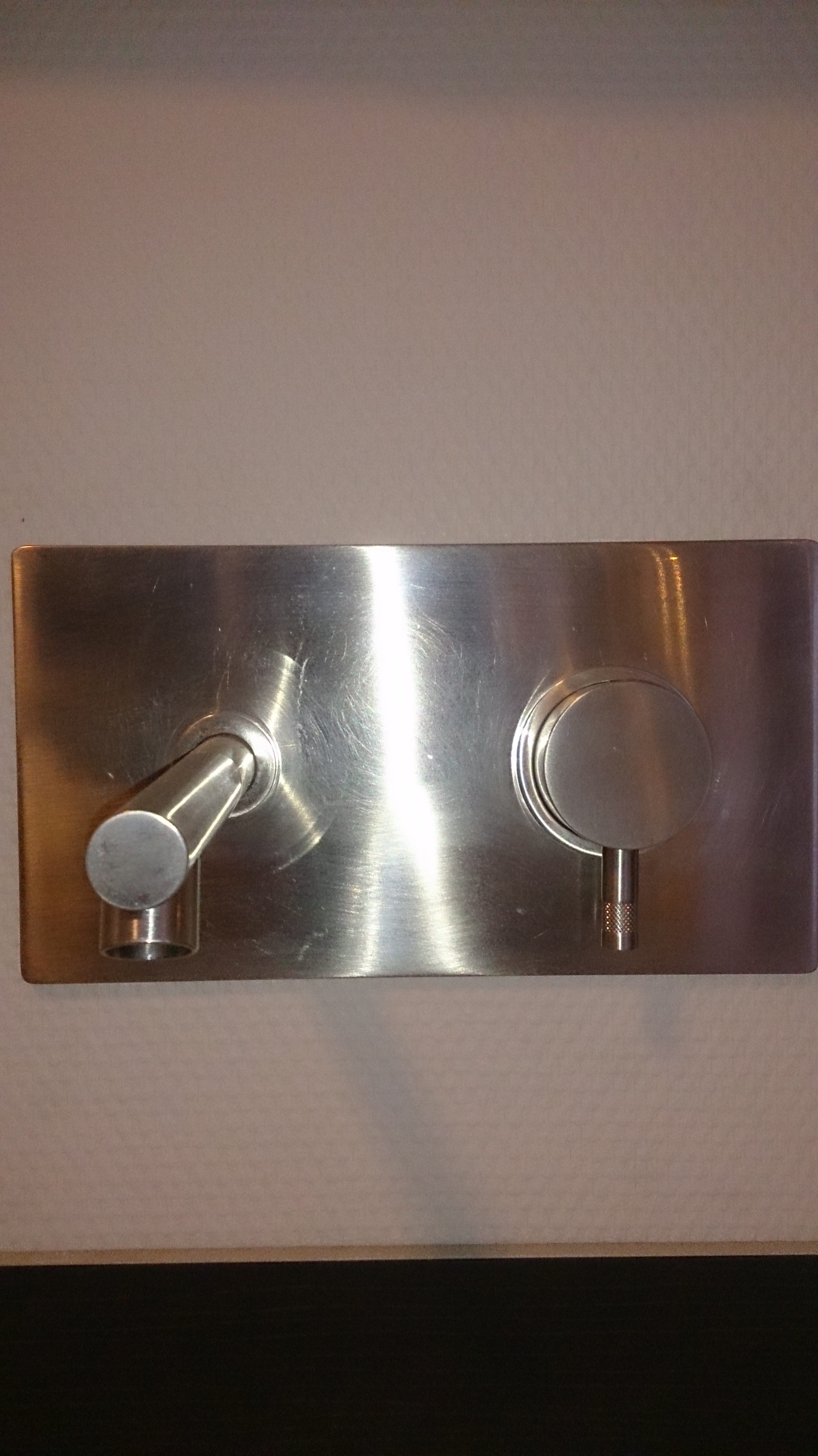 ritmonio en badexclusief de inbouwkraan dia 35 0114spsx/inx. Voor ritmonio levert Badexclusief ook de onderdelen en binnenwerken en kraan cartouches.